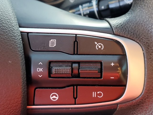 Vehicle image 26 of 32