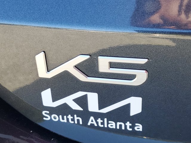 Vehicle image 7 of 32