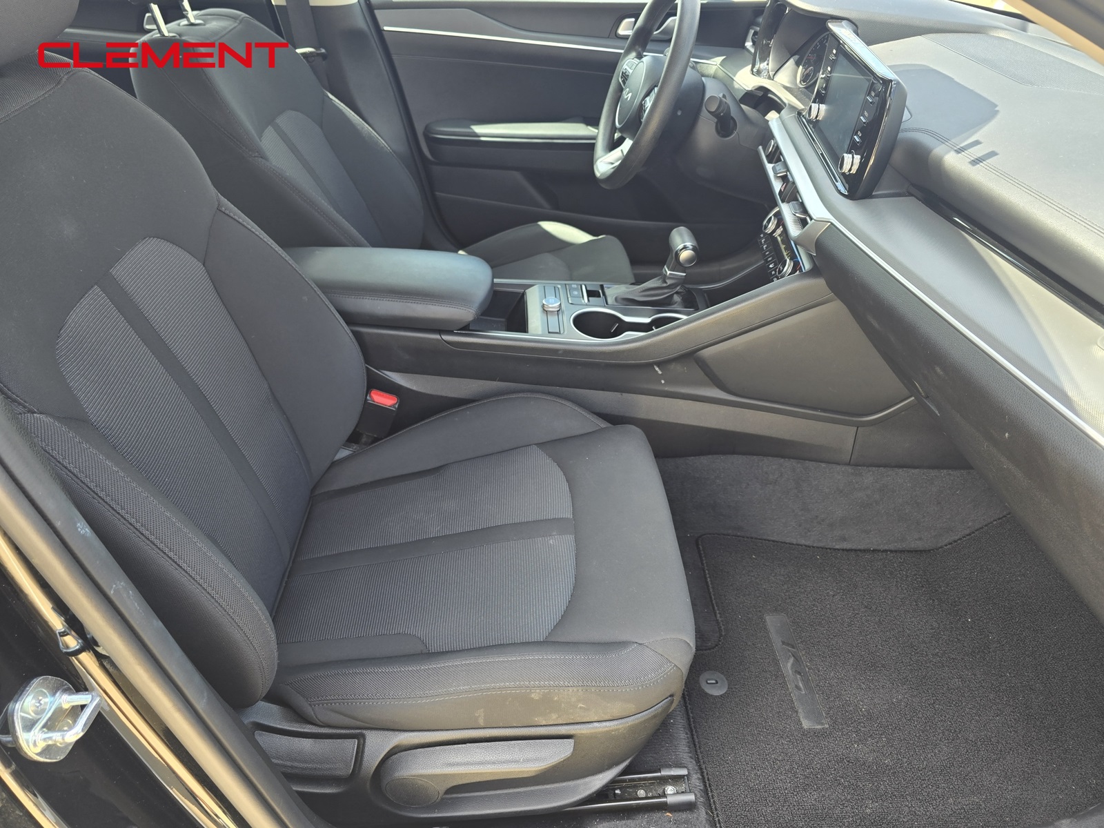Vehicle image 37 of 49