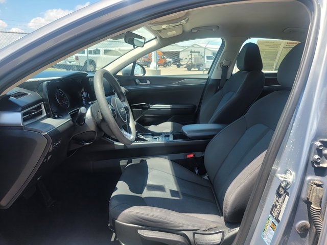 Vehicle image 23 of 31
