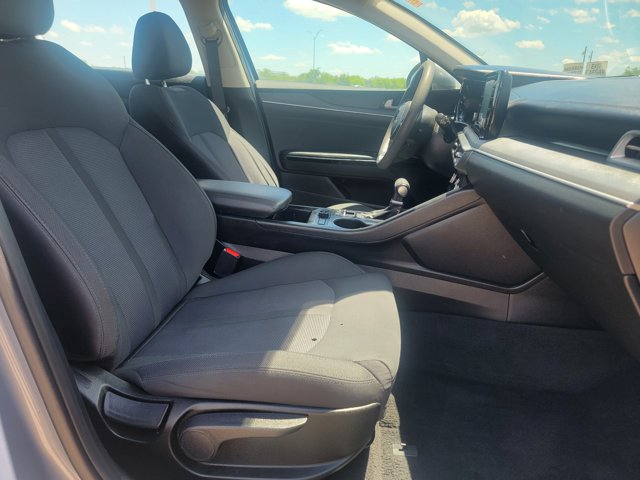 Vehicle image 12 of 31
