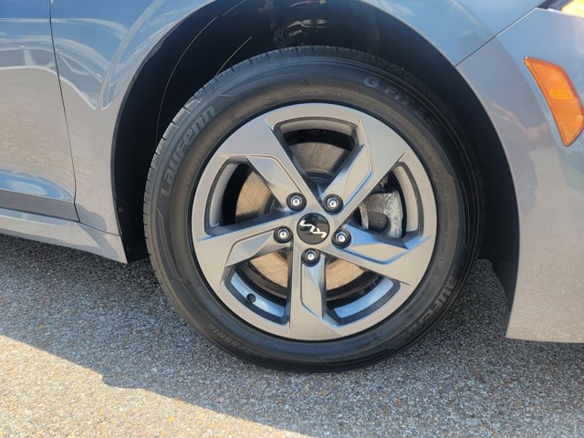 Vehicle image 10 of 31