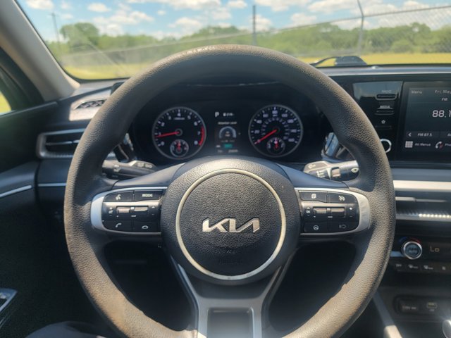 Vehicle image 25 of 31