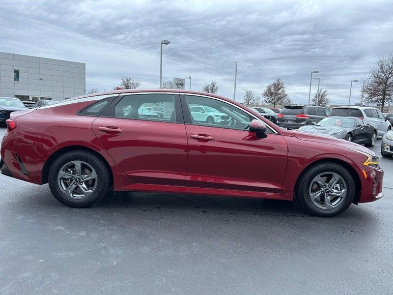 Vehicle image 4 of 21