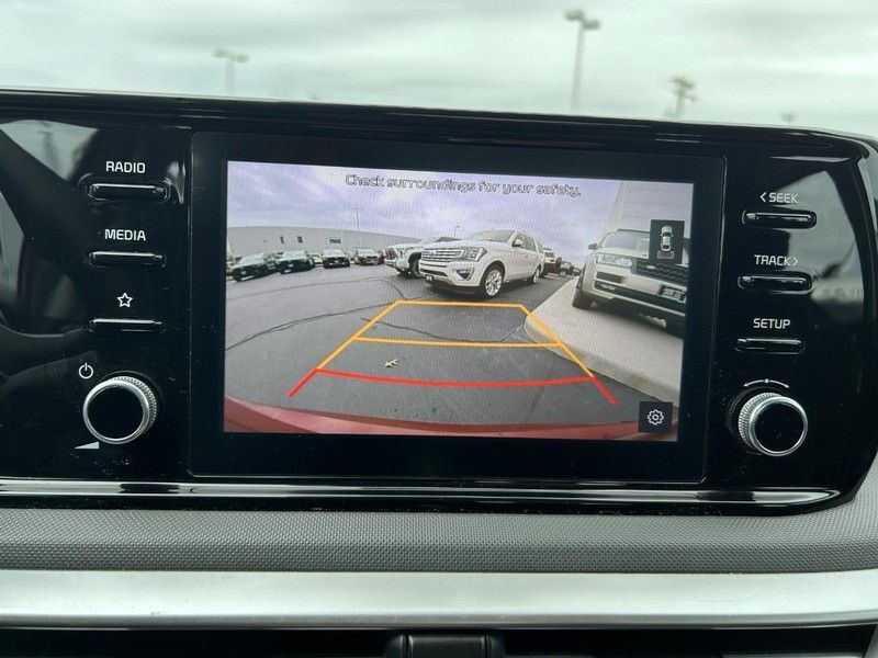 Vehicle image 20 of 21