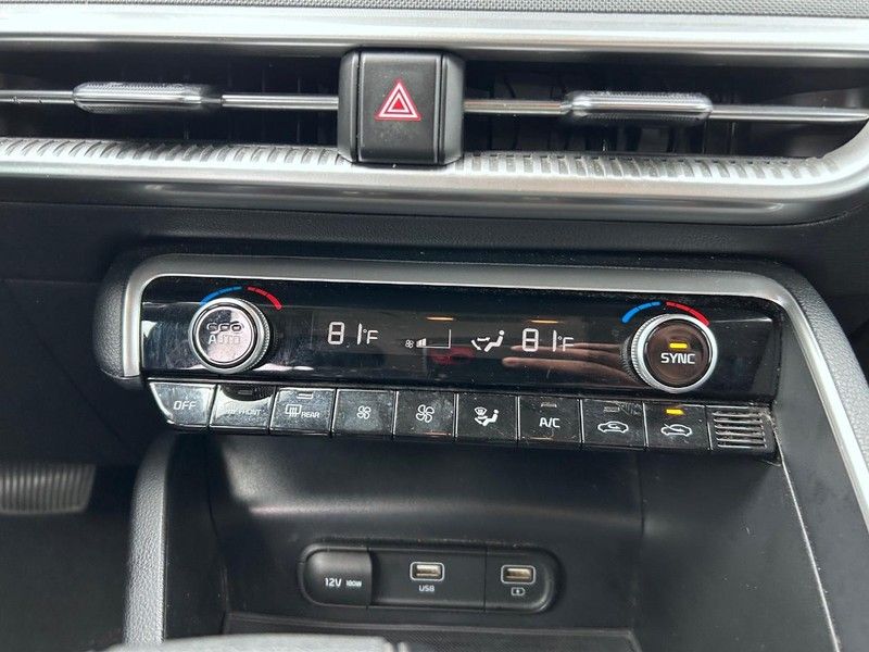 Vehicle image 14 of 21