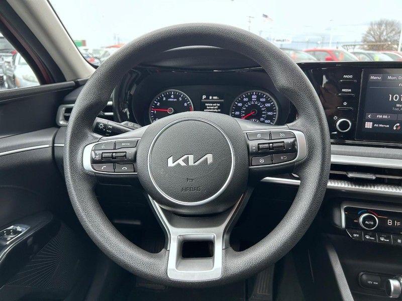 Vehicle image 10 of 21
