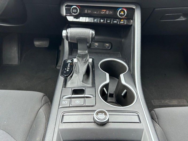 Vehicle image 15 of 21