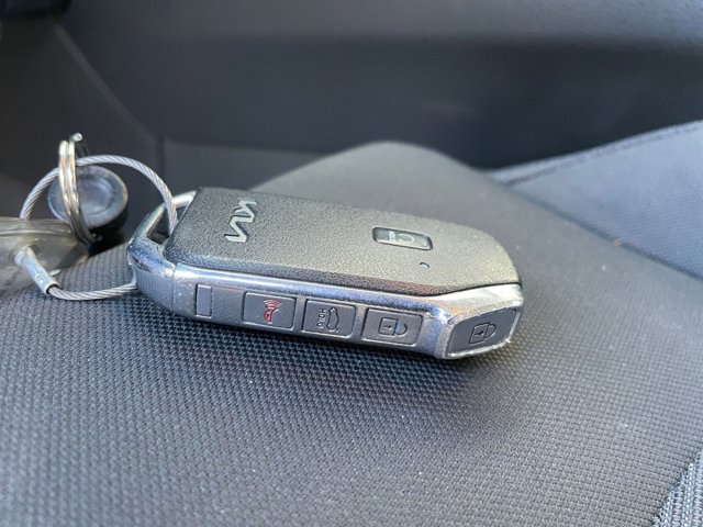 Vehicle image 20 of 43