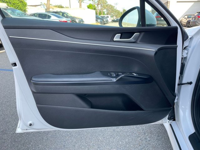 Vehicle image 19 of 43