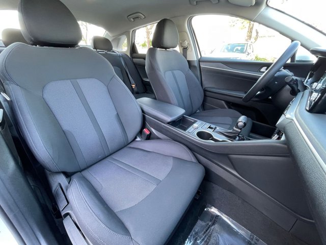 Vehicle image 33 of 43