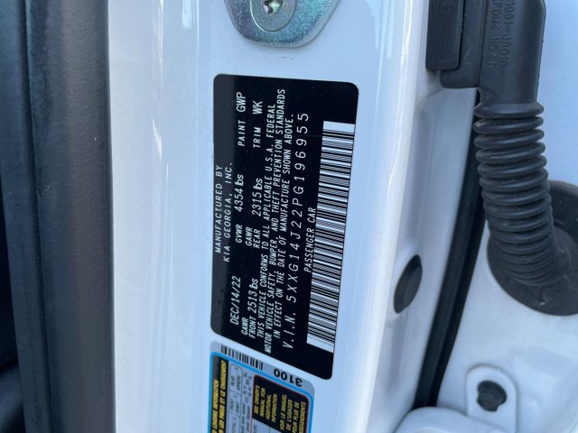 Vehicle image 26 of 43