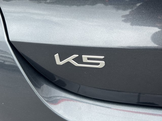 Vehicle image 10 of 34