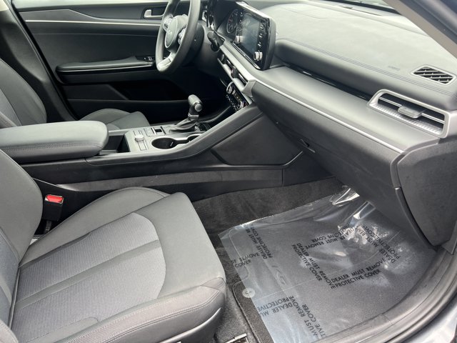 Vehicle image 21 of 34