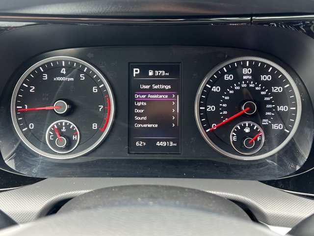 Vehicle image 27 of 34