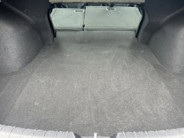 Vehicle image 18 of 34