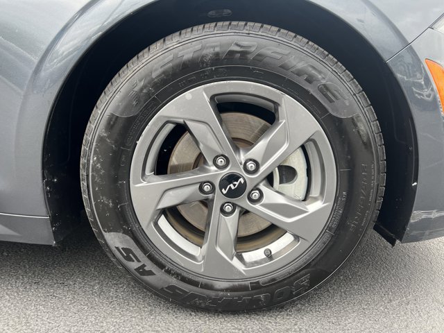 Vehicle image 8 of 34