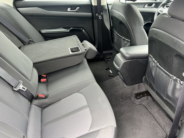 Vehicle image 20 of 34