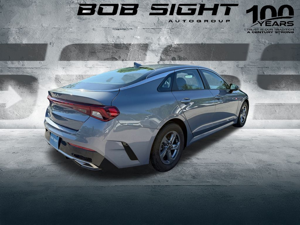 Vehicle image 6 of 40