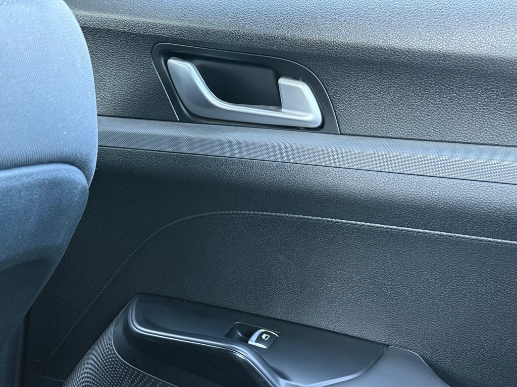 Vehicle image 39 of 40
