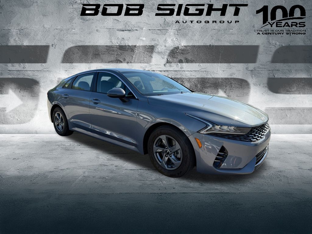 Vehicle image 4 of 40
