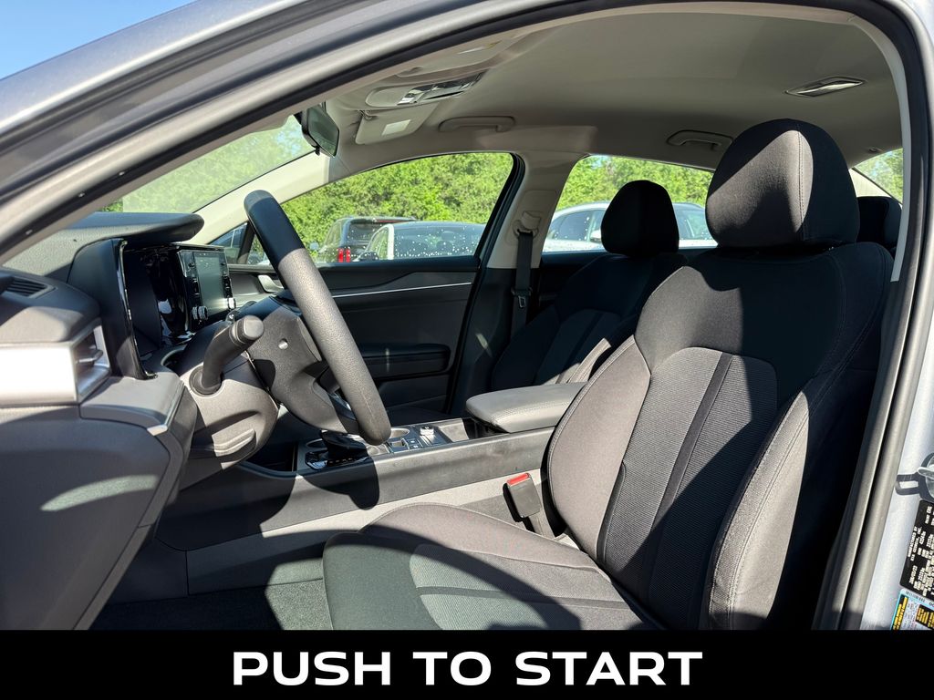 Vehicle image 14 of 40