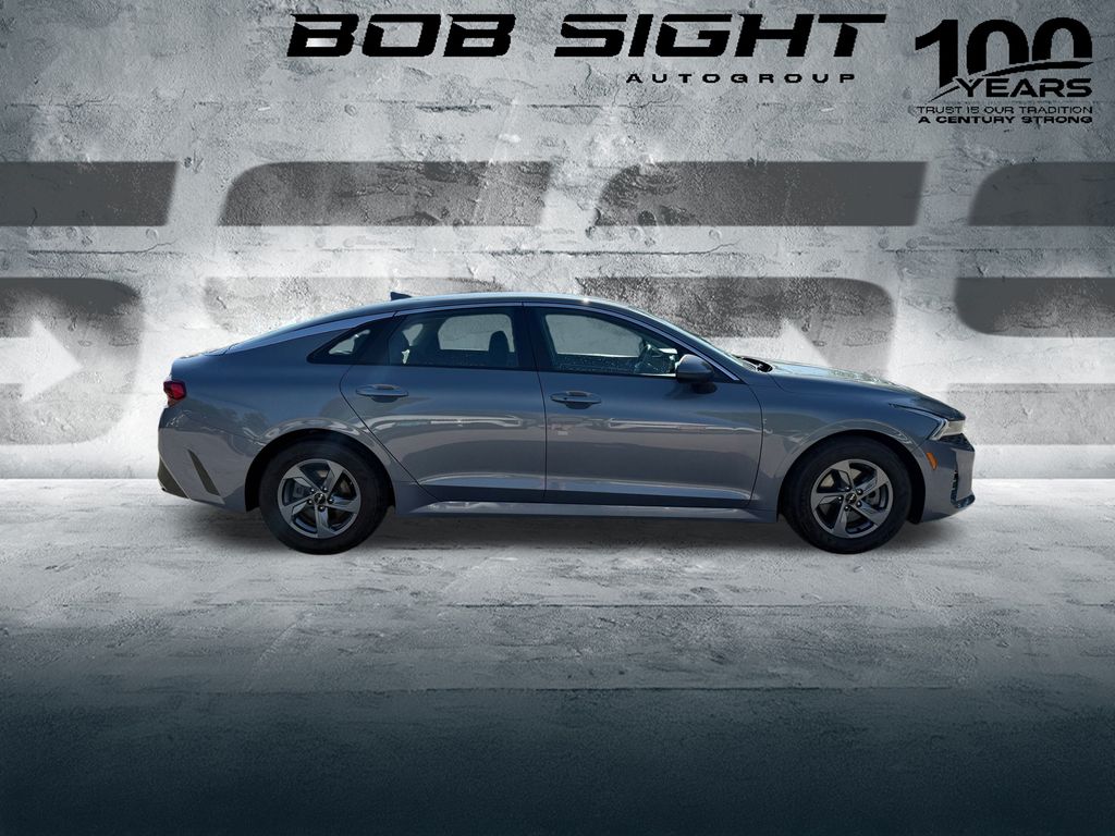 Vehicle image 5 of 40