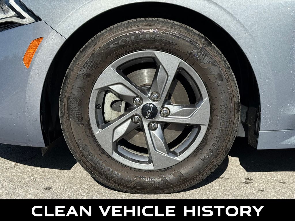 Vehicle image 12 of 40