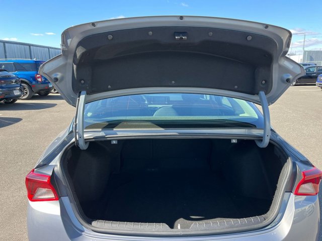 Vehicle image 26 of 41