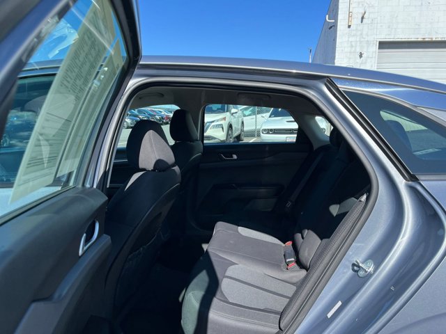 Vehicle image 21 of 41
