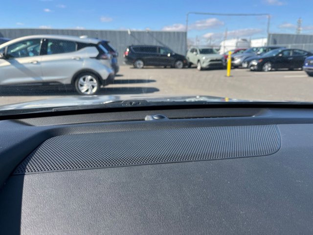 Vehicle image 17 of 41