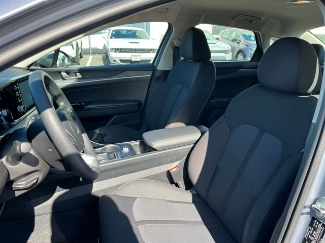 Vehicle image 31 of 41