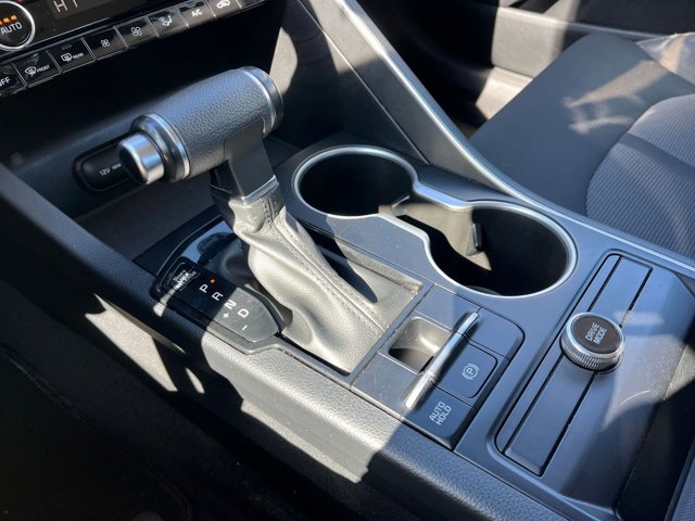 Vehicle image 36 of 41