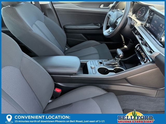 Vehicle image 33 of 37