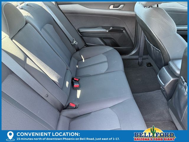 Vehicle image 31 of 37