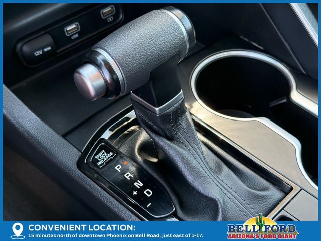 Vehicle image 27 of 37