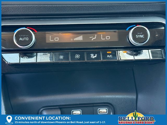 Vehicle image 26 of 37
