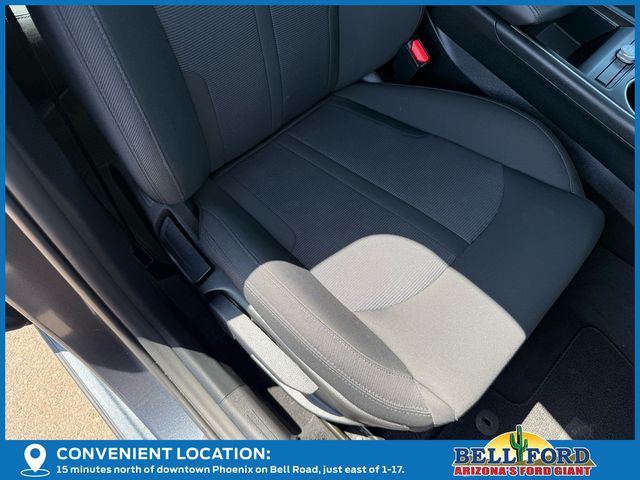 Vehicle image 34 of 37