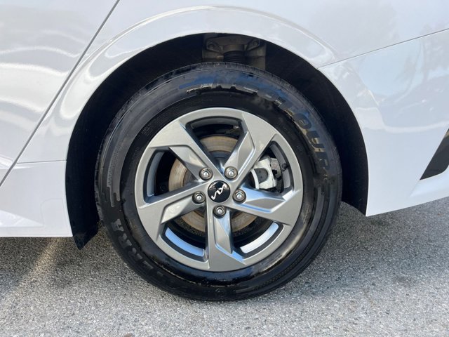 Vehicle image 28 of 44