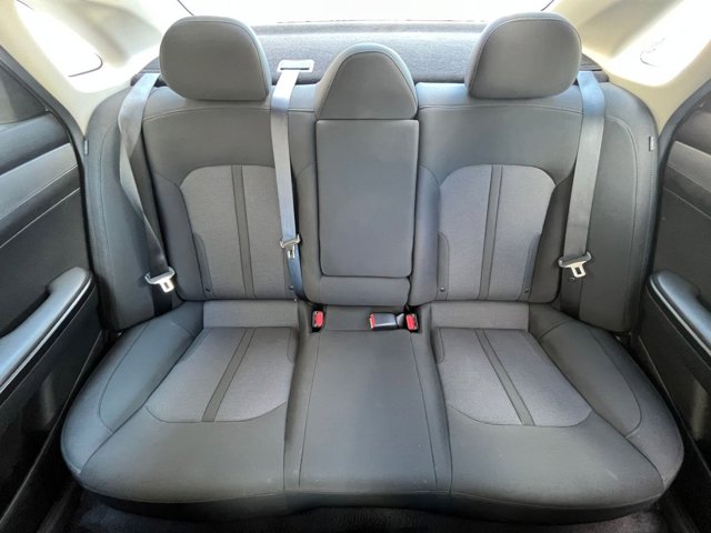 Vehicle image 36 of 44