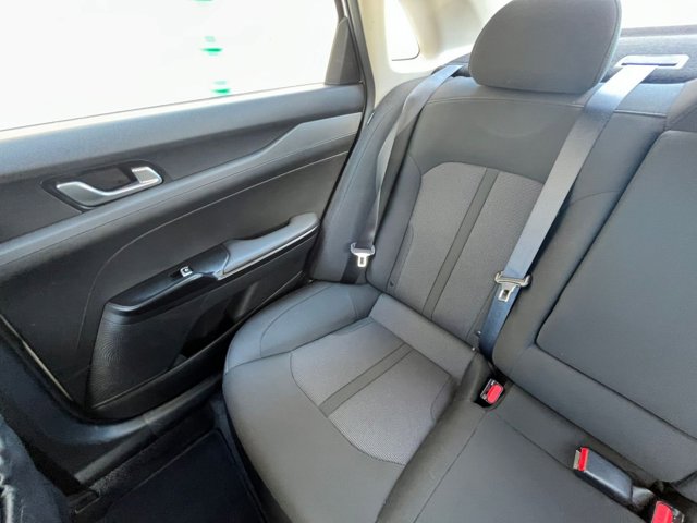 Vehicle image 37 of 44