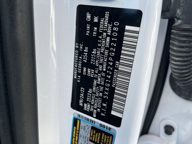 Vehicle image 27 of 44