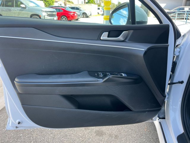 Vehicle image 19 of 44