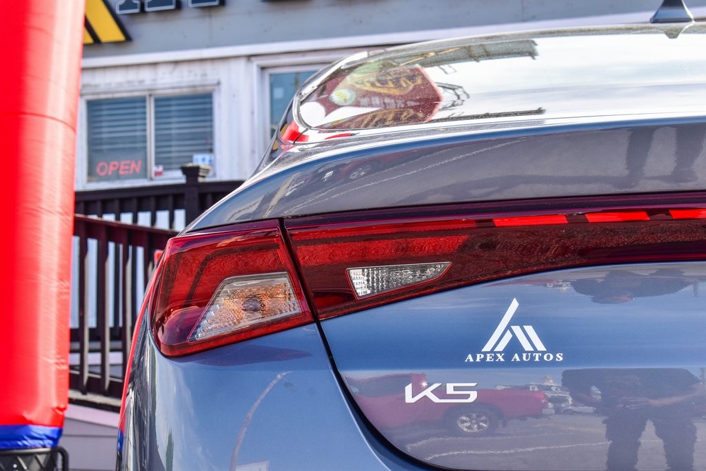 Vehicle image 12 of 33