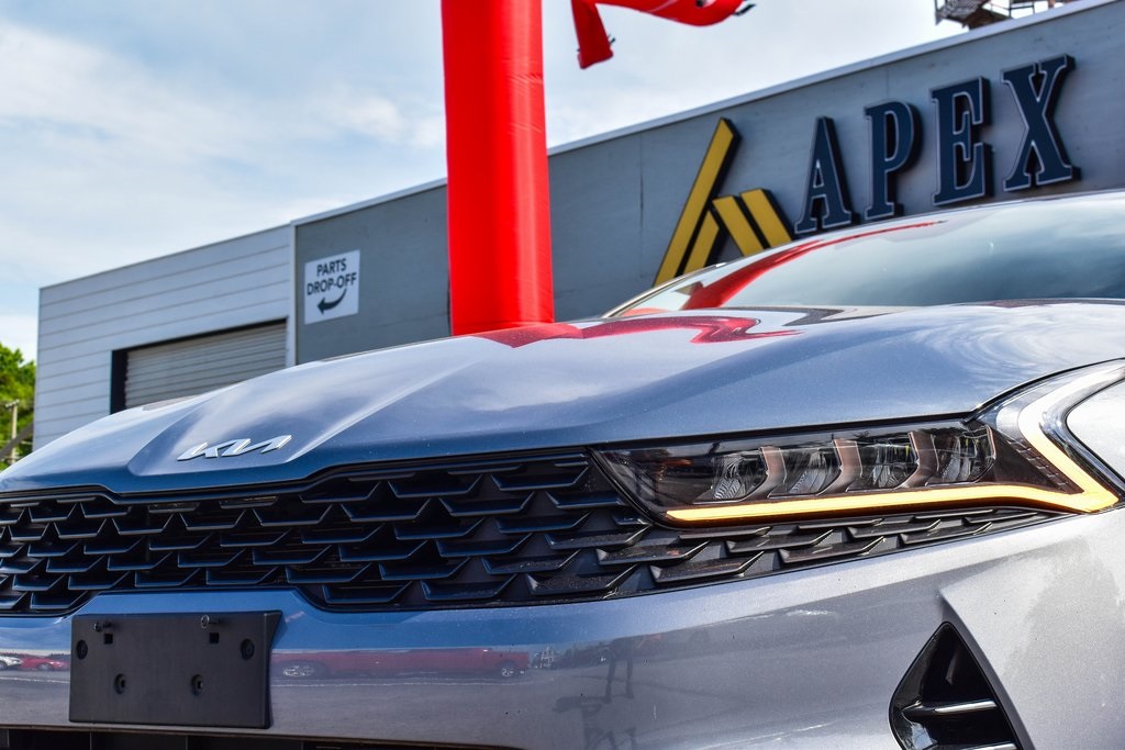 Vehicle image 11 of 33