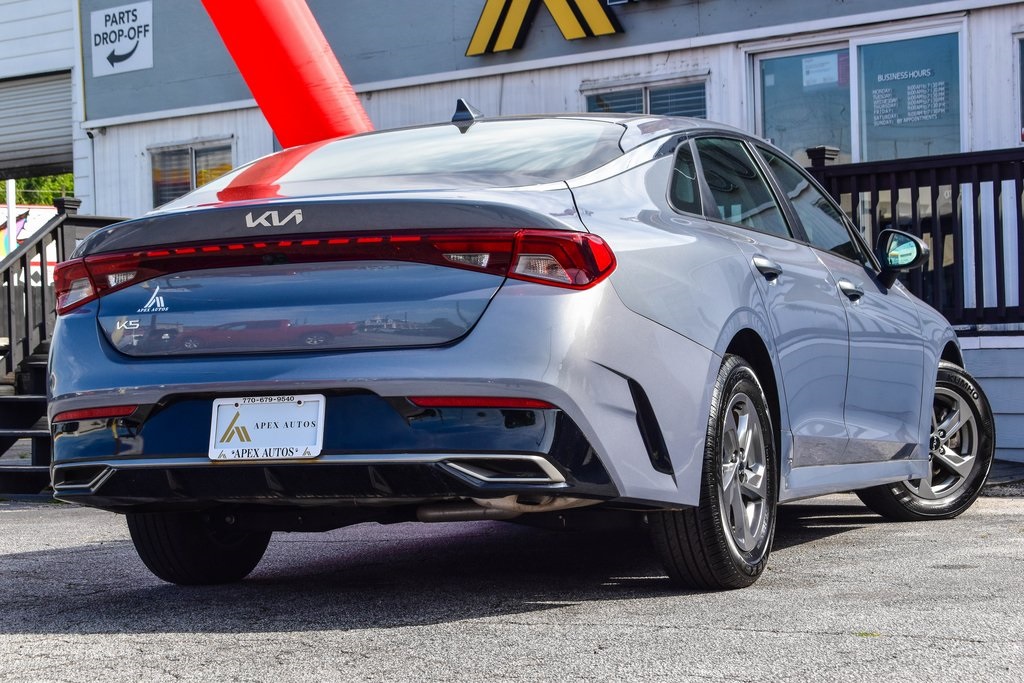 Vehicle image 4 of 33