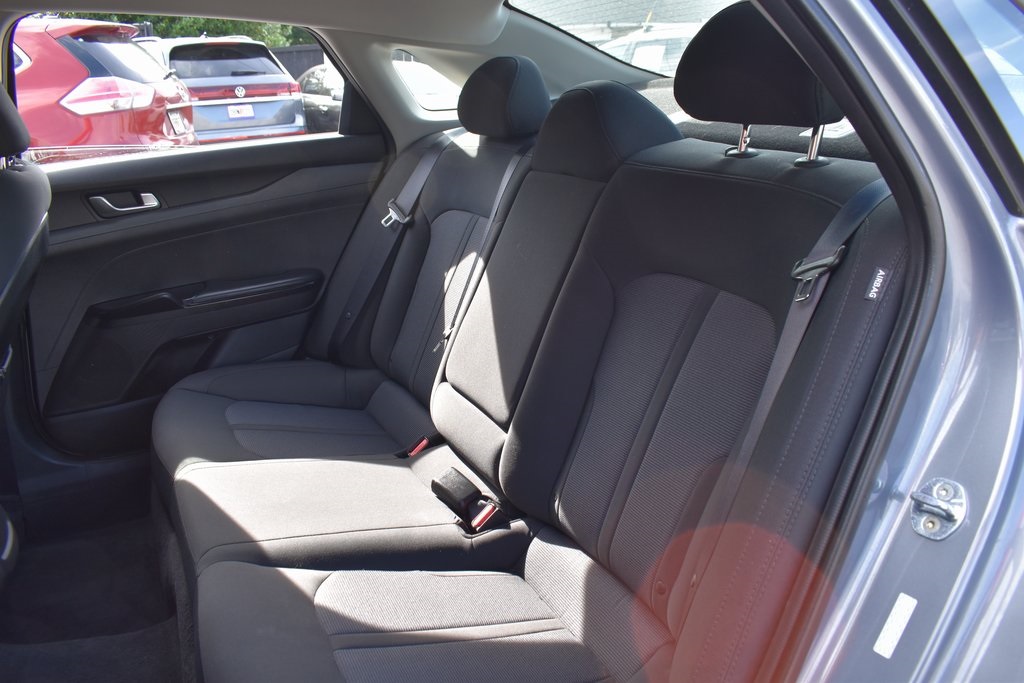 Vehicle image 25 of 33