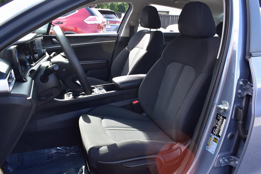 Vehicle image 24 of 33