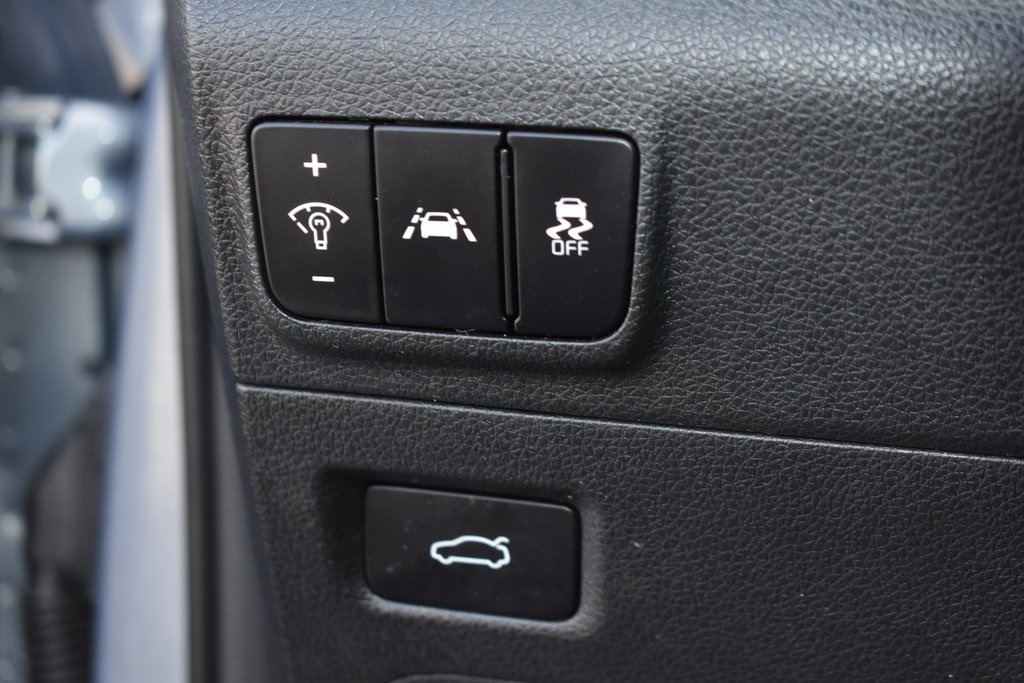 Vehicle image 20 of 33