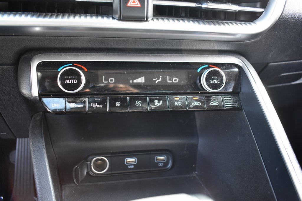 Vehicle image 18 of 33